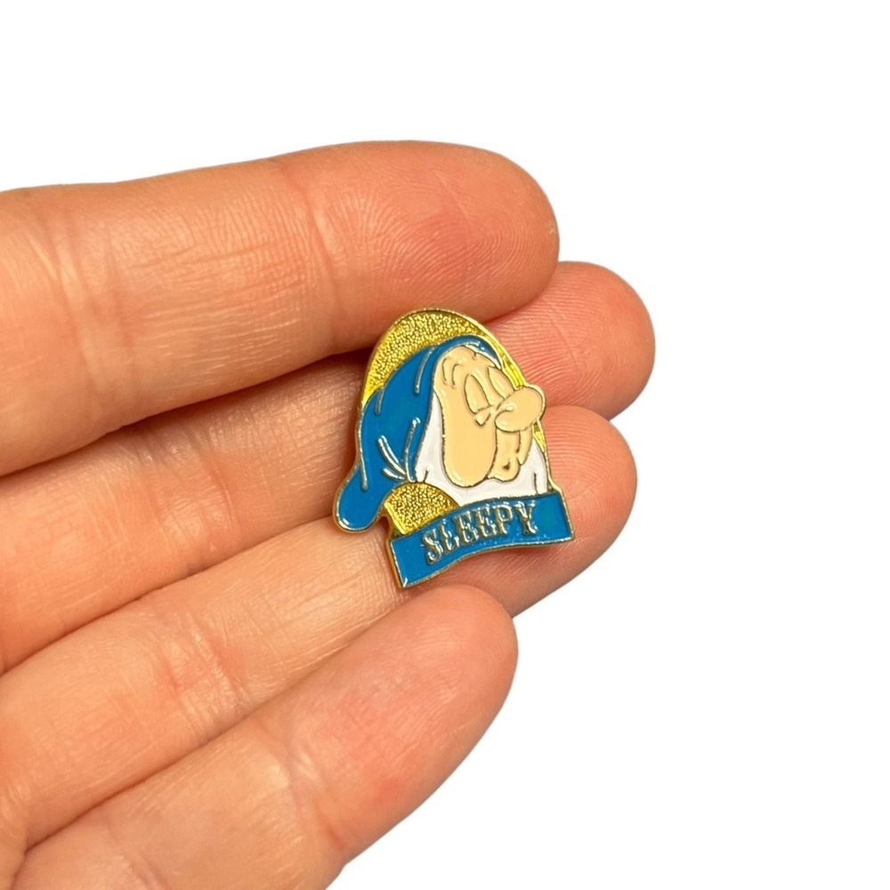 Sleepy Lapel Pin Snow White & The 7 Dwarfs Disney 1990's